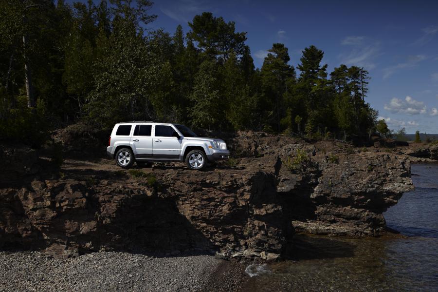  Jeep Patriot 2011 года  (фото 23 из 36)
